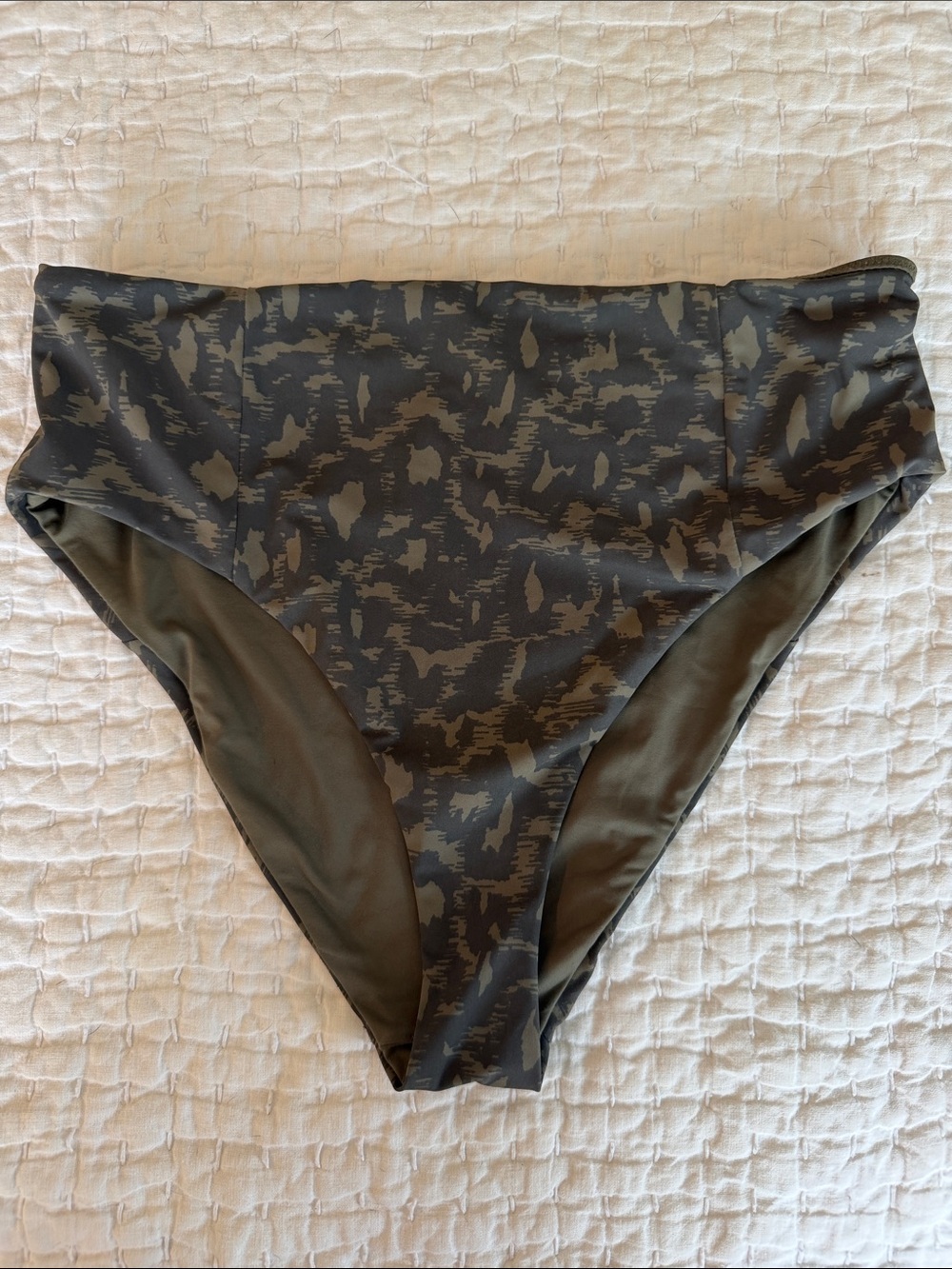 Vuori High-Waist Olive Green Swim Bottoms